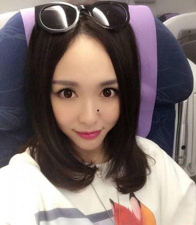 美瞳网红吃瓜图片大全