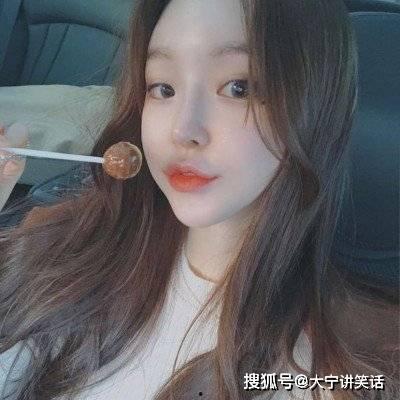 网红吃瓜搞笑头像女,趣味横生的网络表情盛宴
