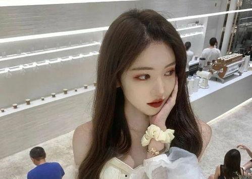 网红吃瓜男帅哥是谁呀,他是谁？背后的故事与影响力