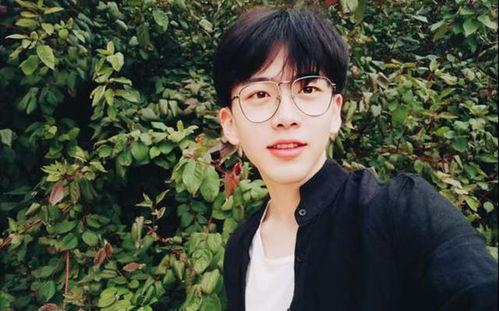 网红帅哥吃瓜事件真相是真的吗,真相揭秘，是真是假？