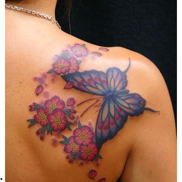 网红吃瓜纹身女孩图片高清