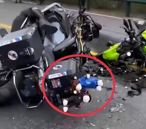 吃瓜车祸网红叫什么来着,揭秘网络红人的意外瞬间