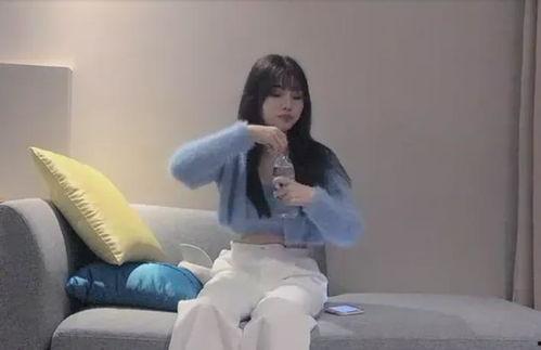 抖音网红雅吃瓜,瓜田里的美食探险家 第1张 抖音网红雅吃瓜,瓜田里的美食探险家 第1张