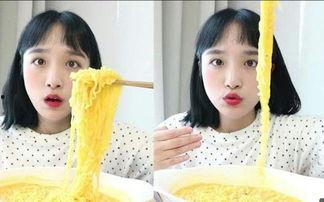 网红母女吃瓜图片视频,趣味互动引网友热议  第3张